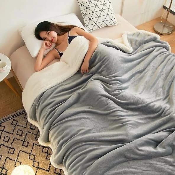 Goyal’s Ultra Soft Flannel Sherpa Blanket for Winter | Single Bed Reversible Plush Blanket 55 x 90 Inches | Thick, Warm & Cozy Dual Layer Microfibre Throw | Fade & Wrinkle Resistant - Silver Grey
