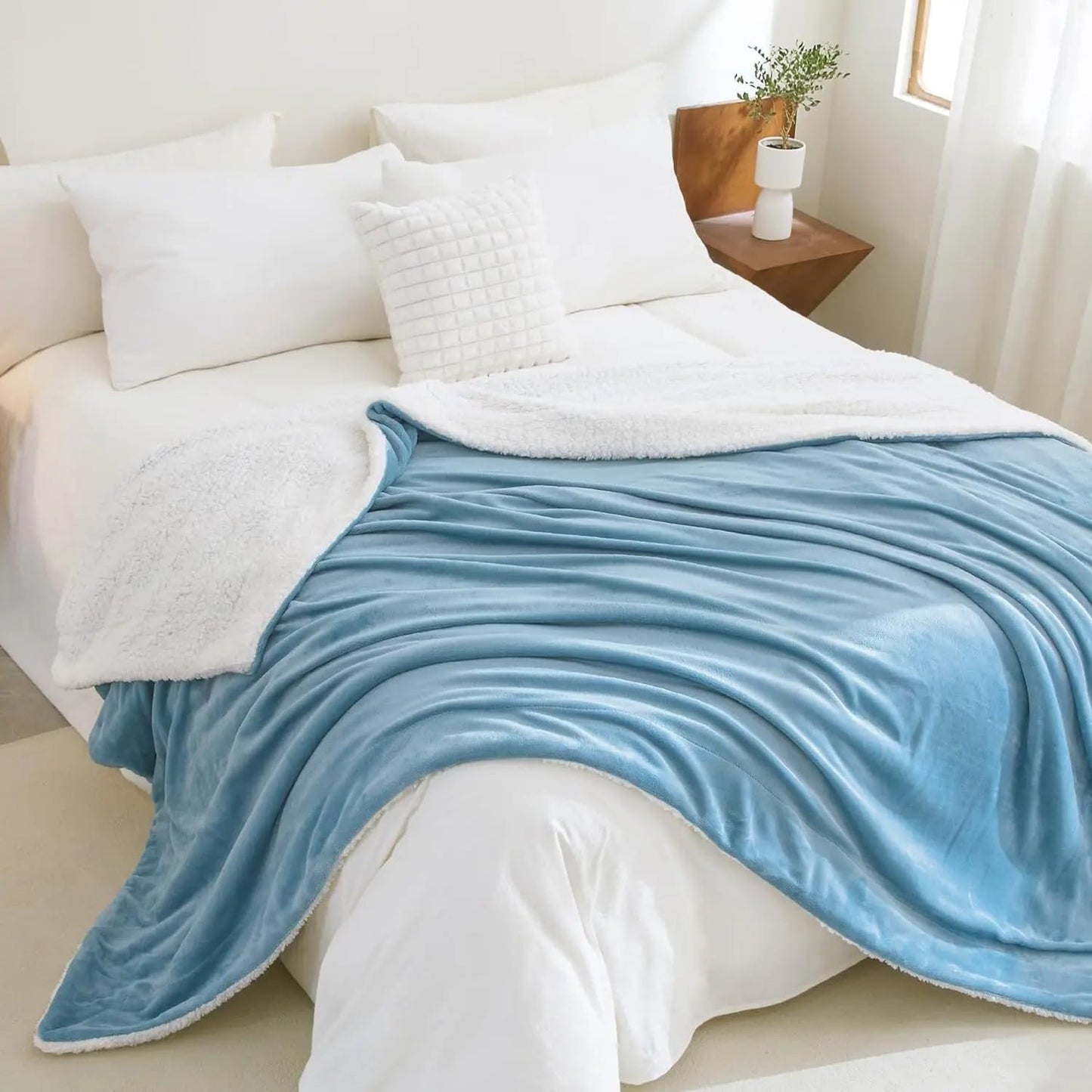 Goyal’s Ultra Soft Flannel Sherpa Blanket for Winter | Single Bed Reversible Plush Blanket 55 x 90 Inches | Thick, Warm & Cozy Dual Layer Microfibre Throw | Fade & Wrinkle Resistant - Ice Blue